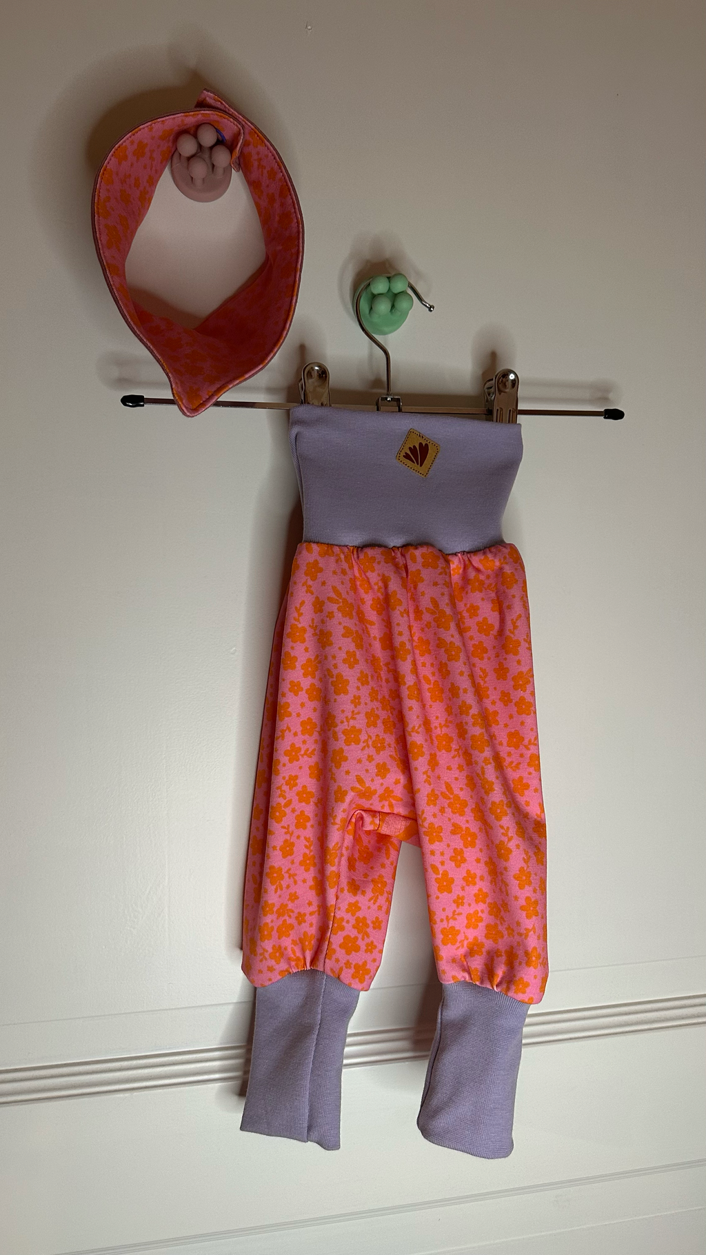 Erstlings Set, Pumphose + Halstuch