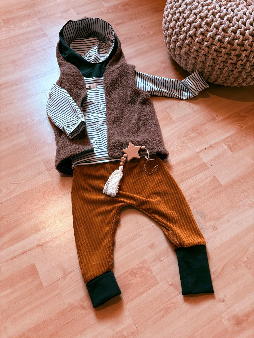 Set mit Weste, Hoodie und Hose